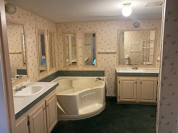 3rd image of 45 Park Ln