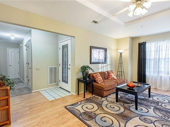 3rd image of 3408 W Fairfax St