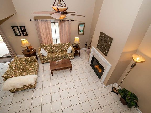3rd image of 930 Gulf Shore Dr Unit 24