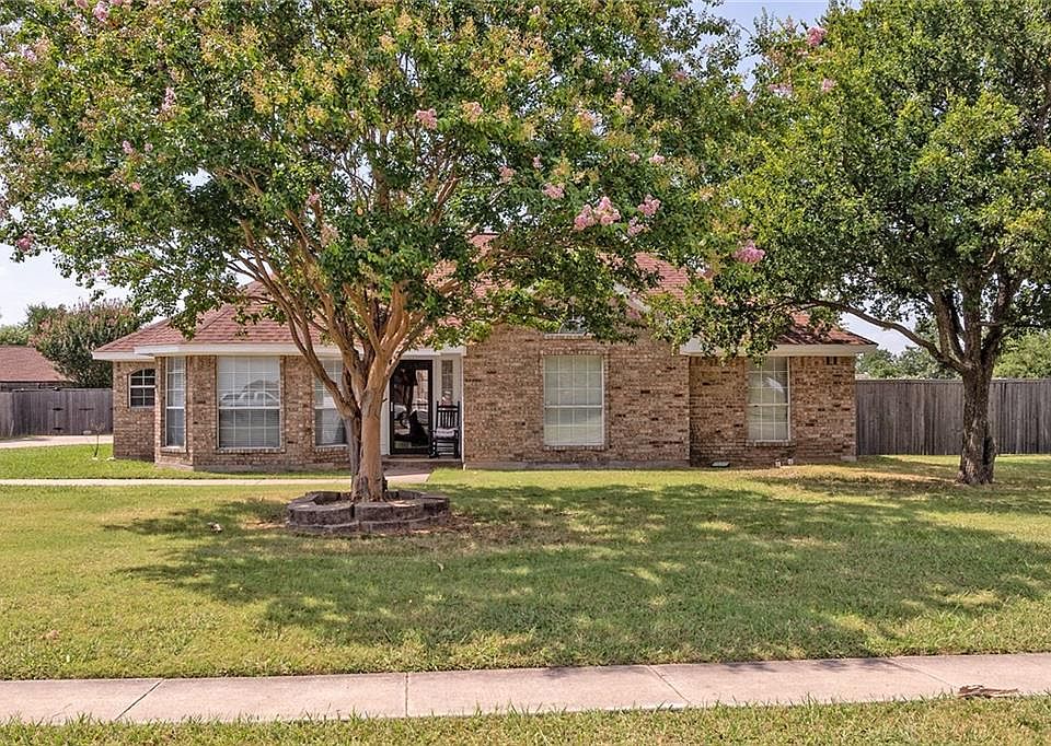 1st image of 213 Country View Ln