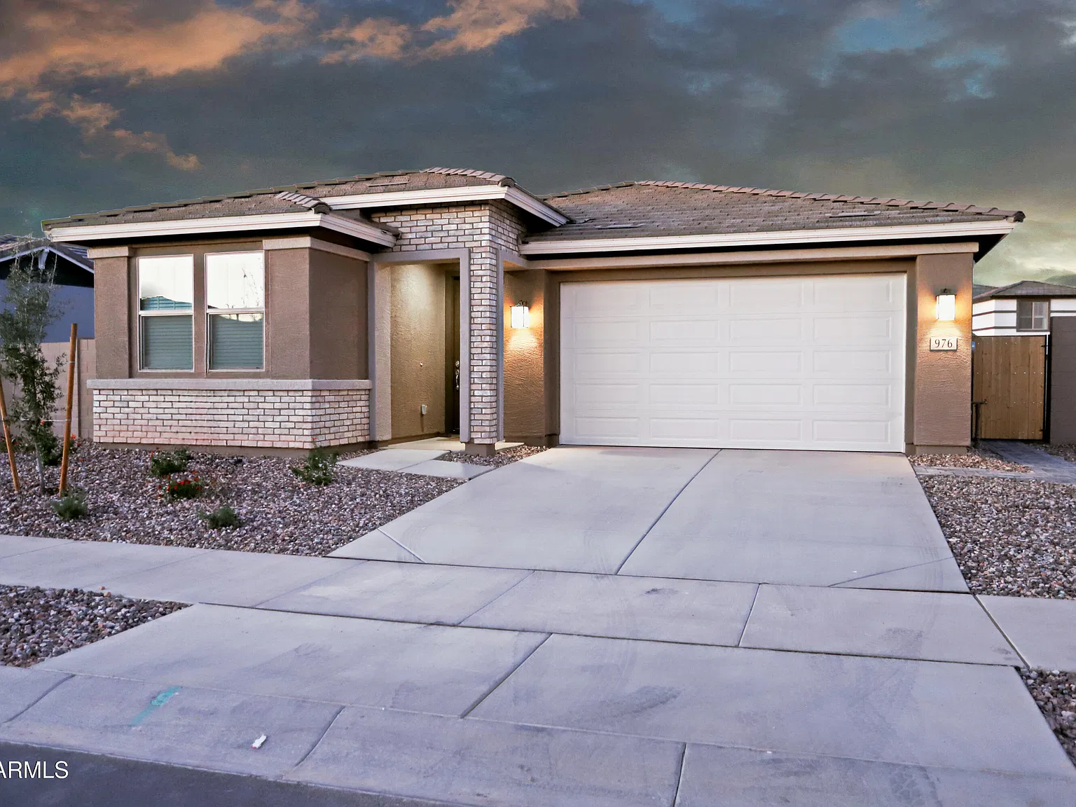 4 bed, 3.5 bath, 2313 sqft, $2,800 — Photo 2