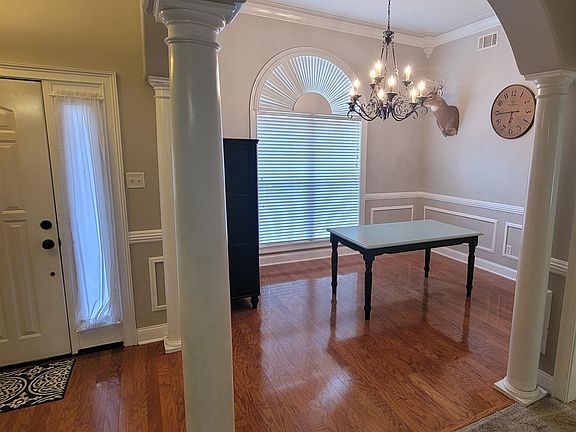 3rd image of 37 Taylor St