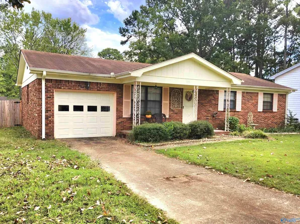 705 Ashley Dr SW, Decatur, AL 35601