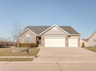 3510 Barton Dr, Shiloh, IL 62221