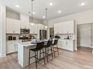 5760 Coulee Ln, Charlotte, NC 28215