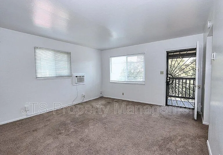 4439 V St #6 — Photo 16