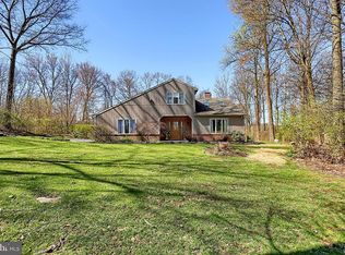 10 Chinkapin Dr, Fleetwood, PA 19522