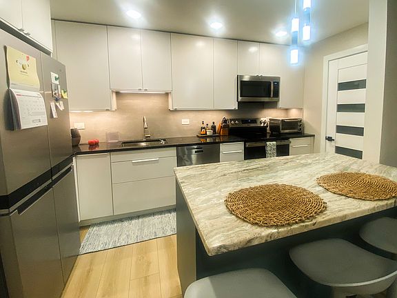 3rd image of 715 W Central Rd APT A8