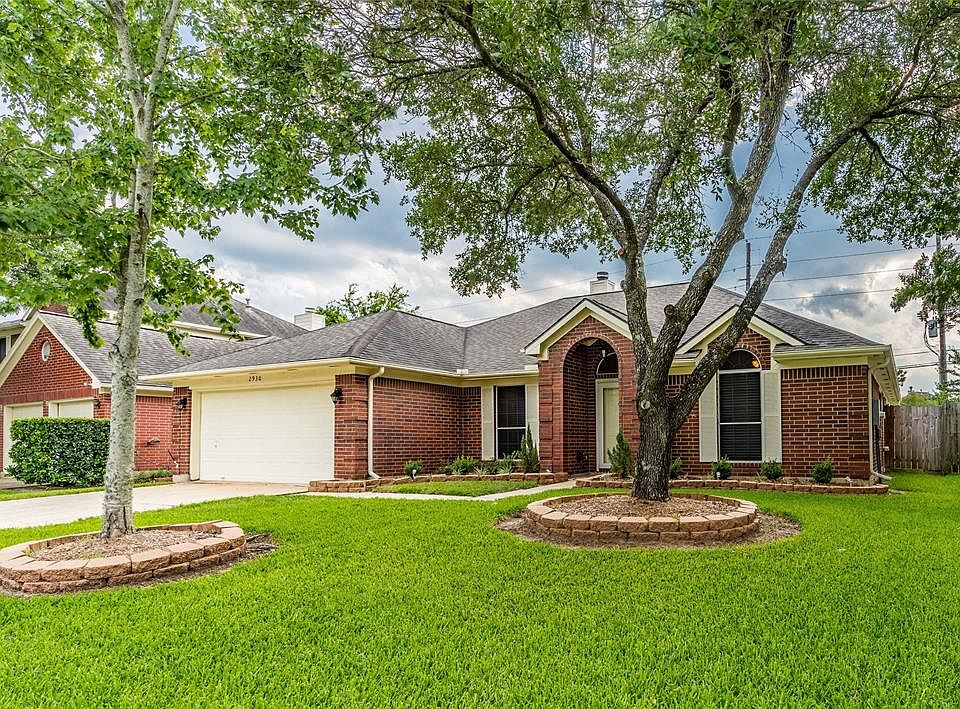 1st image of 2930 Russett Pl W