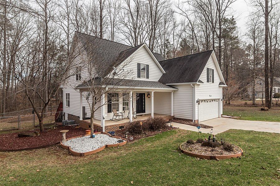1st image of 122 Creekside Dr