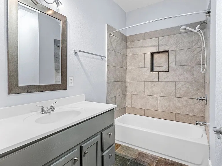 138 Elm Avenue — Photo 35