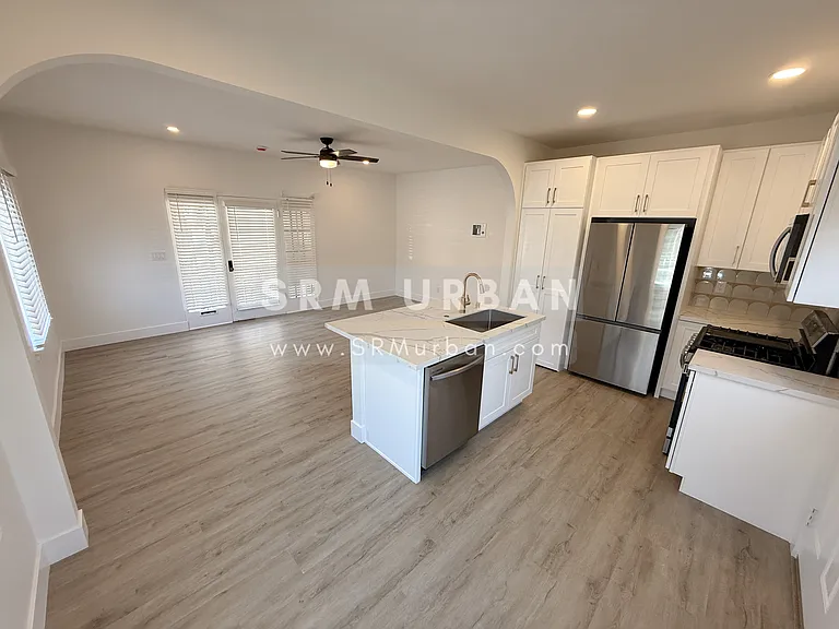 3925 7th Ave — Photo 7