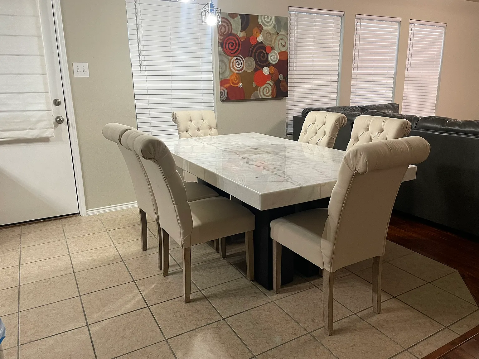 4 bed, 2.5 bath, 2390 sqft, $4,400 — Photo 4