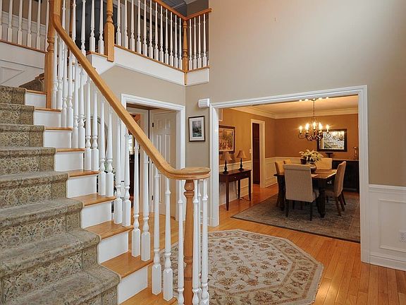 3rd image of 50 Eisenhower Dr