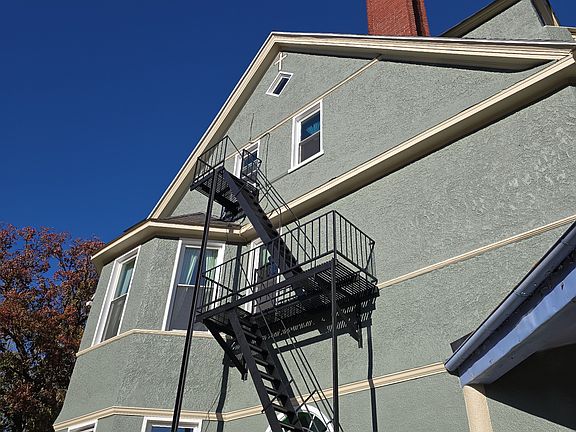 2nd image of 1300 Summit Ave