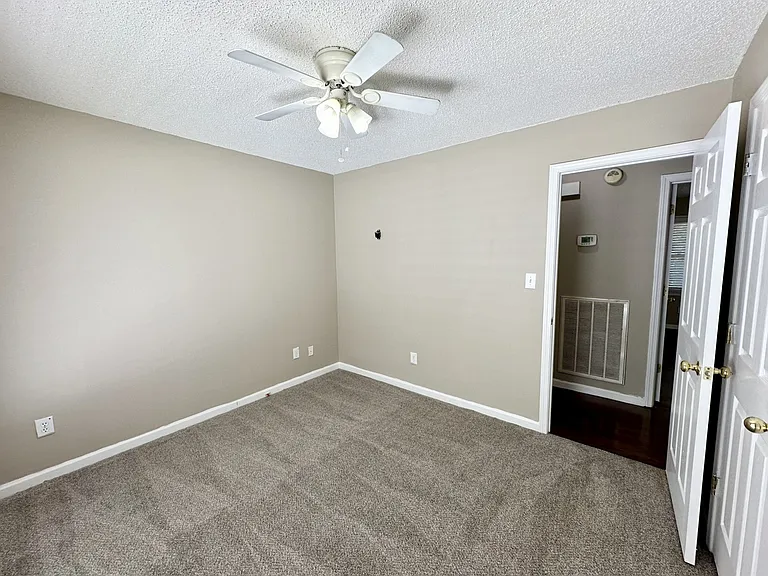 120 Southern Hills Cir — Photo 45