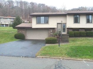 2011 Golf Way Rd, Aliquippa, PA 15001