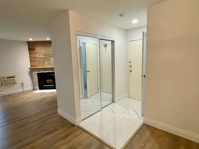 1450 Glen Abbey Gate #533 — Photo 10