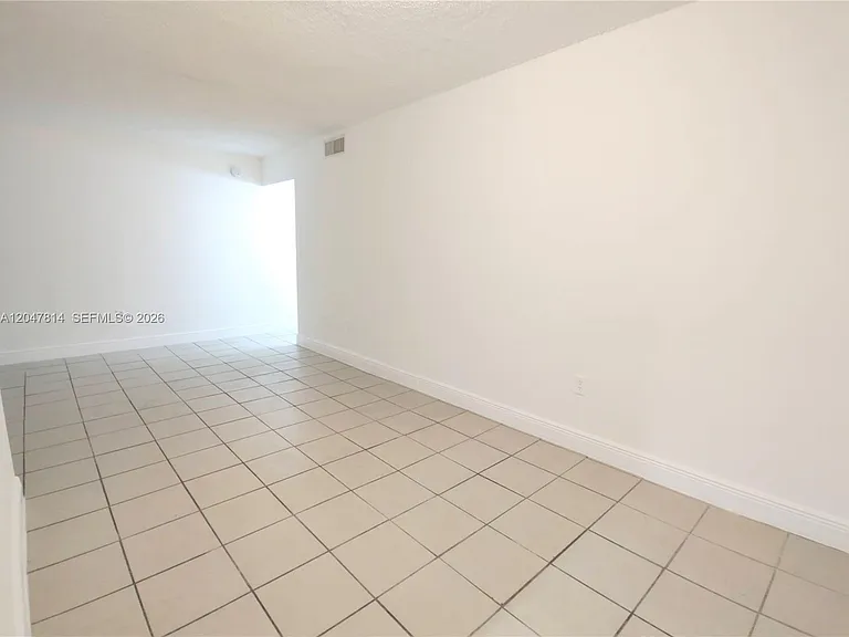 1265 W 24th St #108 — Photo 6