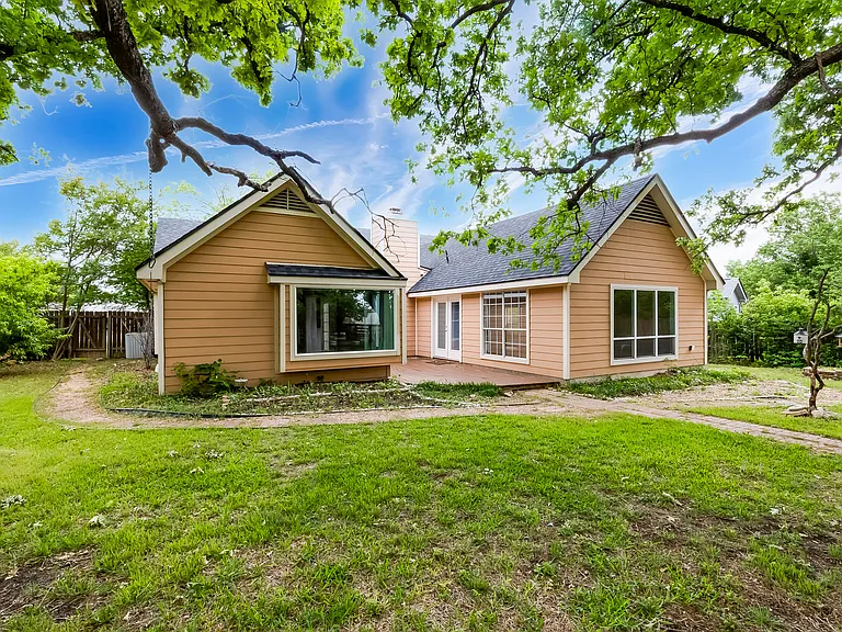 2106 Heather Dr — Photo 36