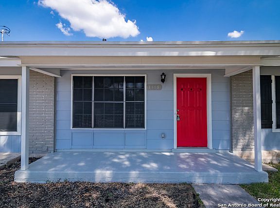 4th image of 1318 Meadow Knoll Dr