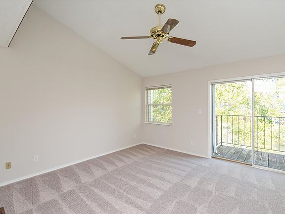 4th image of 3238 Oceanline East Dr