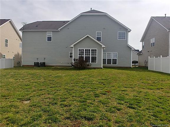 3rd image of 1003 Little Chapel Ln