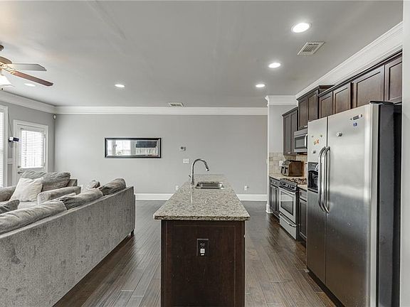 5th image of 2854 Jordan Oaks Ln #8