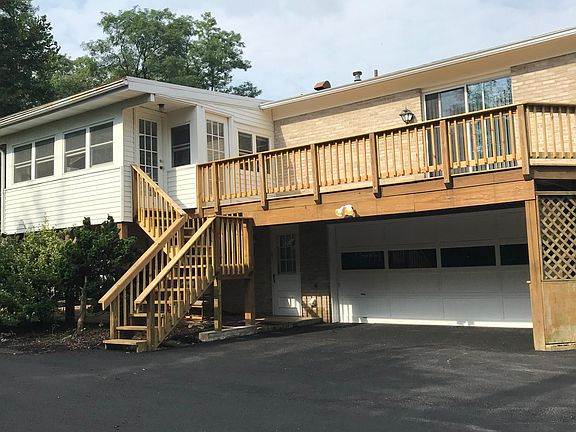 2nd image of 416 E Magnolia Ave