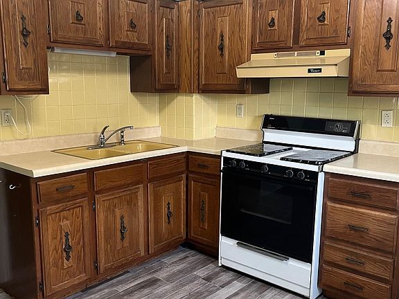4th image of 219 S Maple Ave