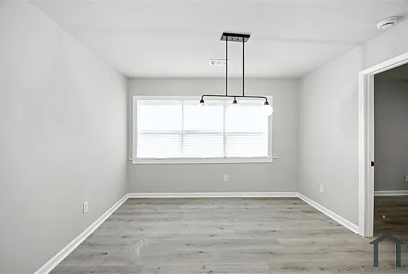 594 Robert Henry St — Photo 17