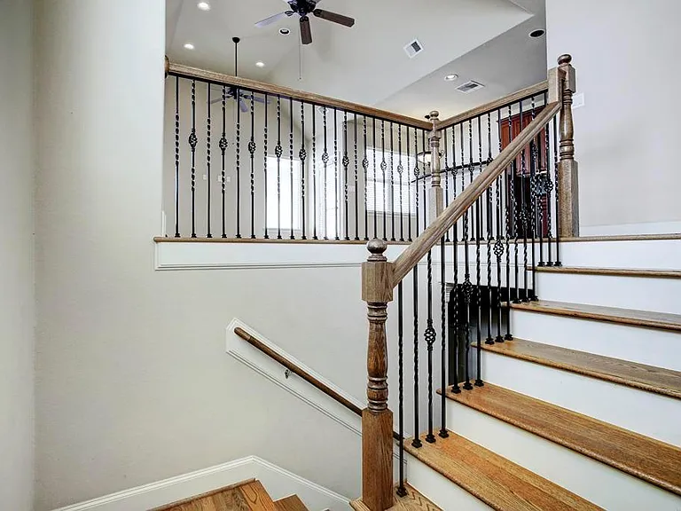 322 Cage St — Photo 3