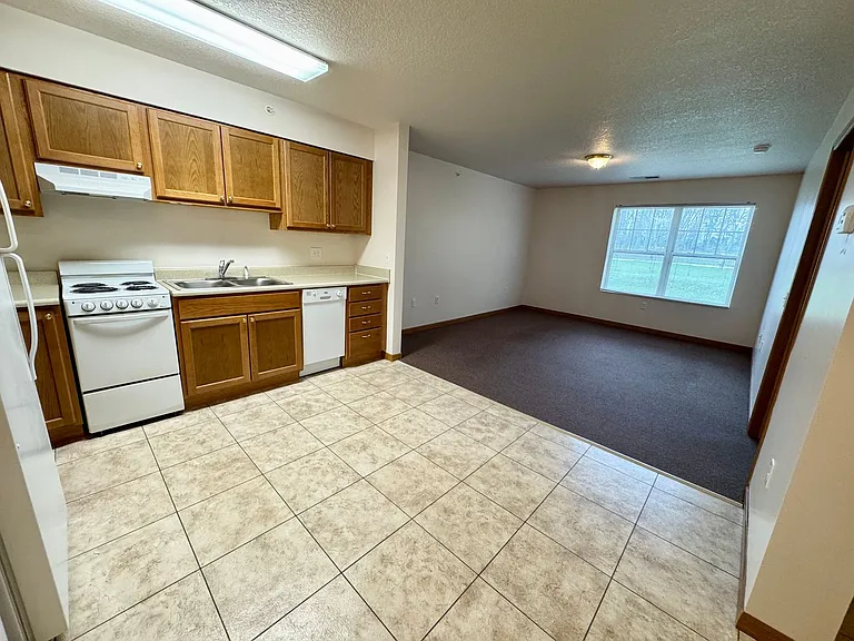 302 Novelty St — Photo 7