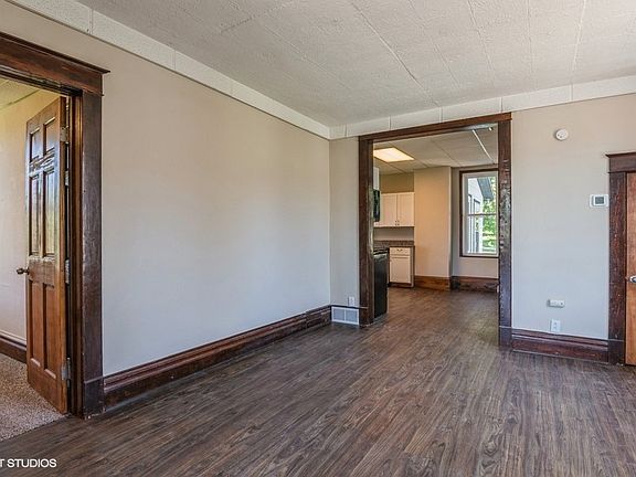 4th image of 117 Front Street W #1