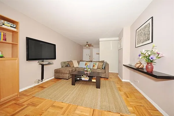 Sold by Citi Habitats | media 12