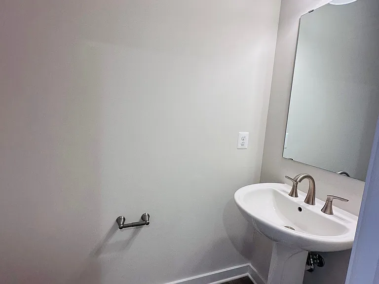 61 Zander Rd — Photo 25