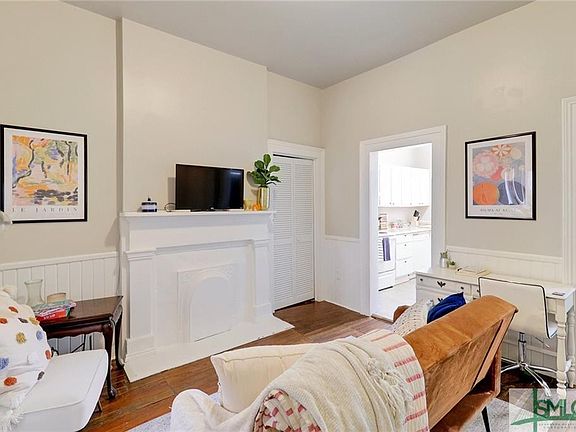 2nd image of 106 W Henry St #A