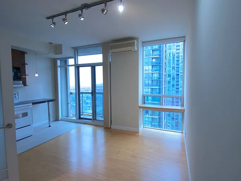 3504 Hurontario St #3107 — Photo 7