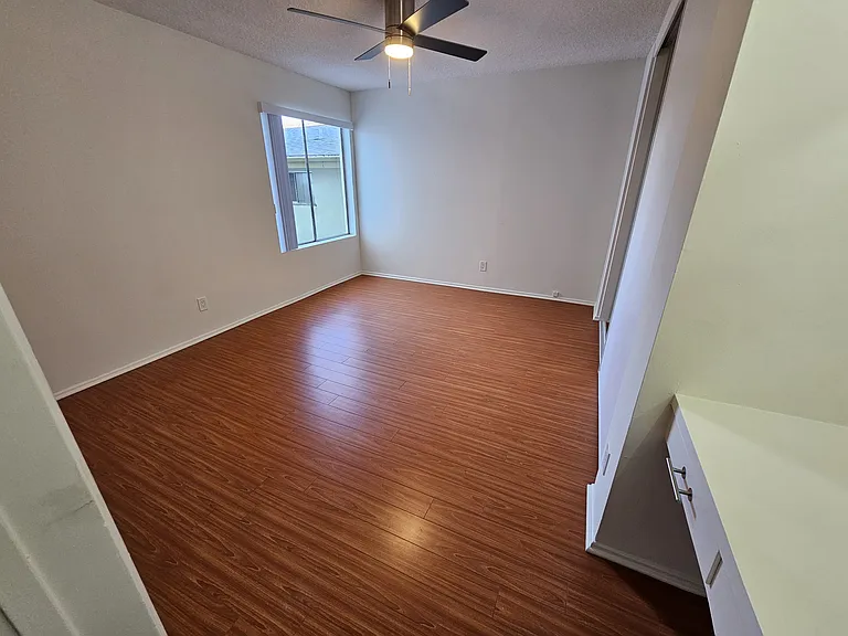 916 N Sierra Bonita Ave — Photo 25