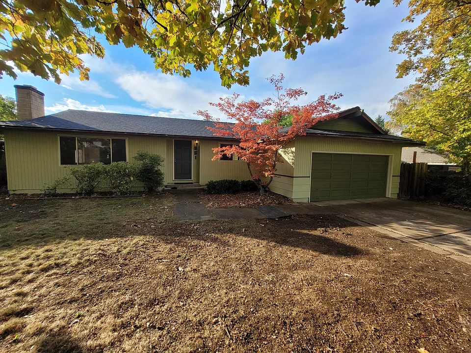 551 N Stoneham Cir