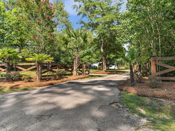 353 Sweetwater Rd, St Matthews, SC 29135