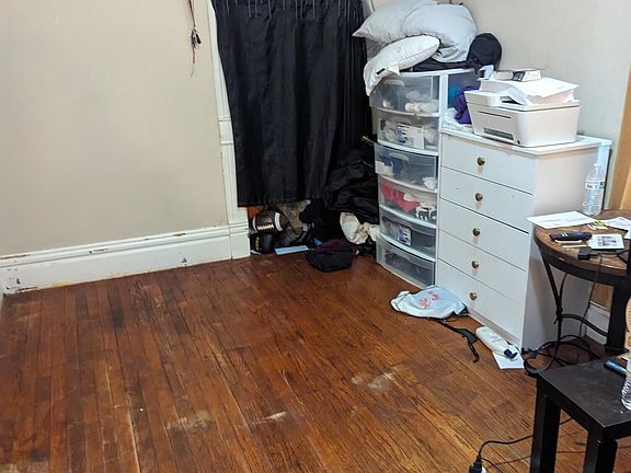 3rd image of 905 Chatham St NW