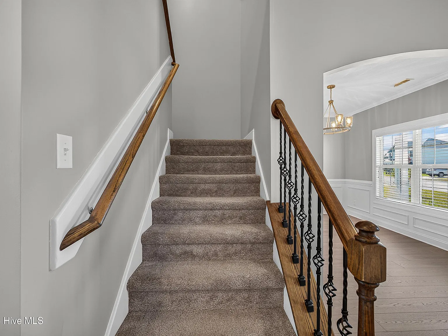4 bed, 2.5 bath, $2,200 — Photo 2