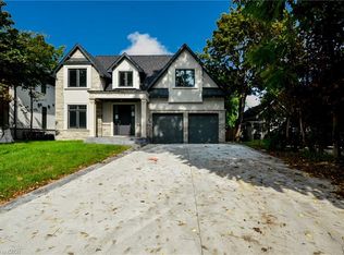 1029 Lorne Park Rd, Mississauga, ON L5H 2Z9