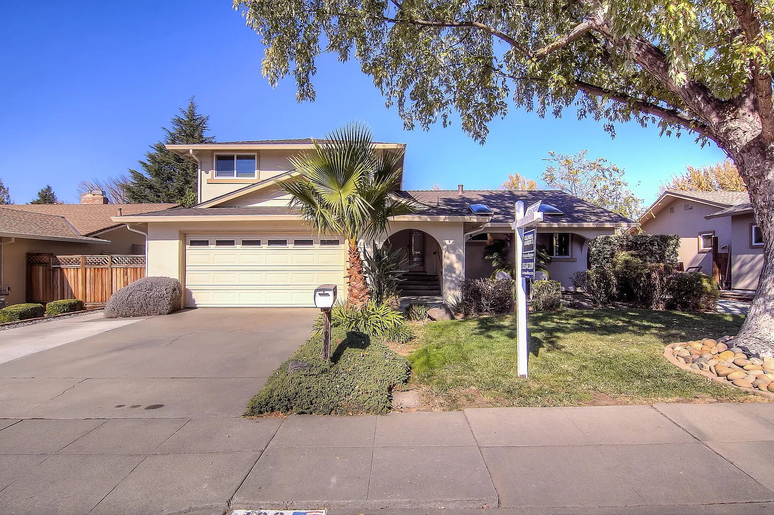 488 Bell Ave photo 1