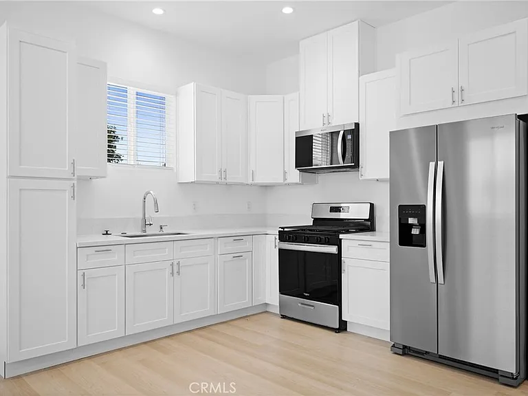 7247 Cleon Ave — Photo 7
