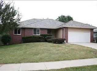 4912 Lakeside Dr, Omaha, NE 68135