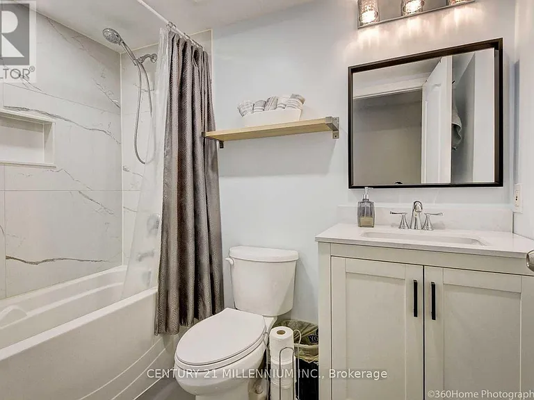 78 B Coxwell Ave #A — Photo 3