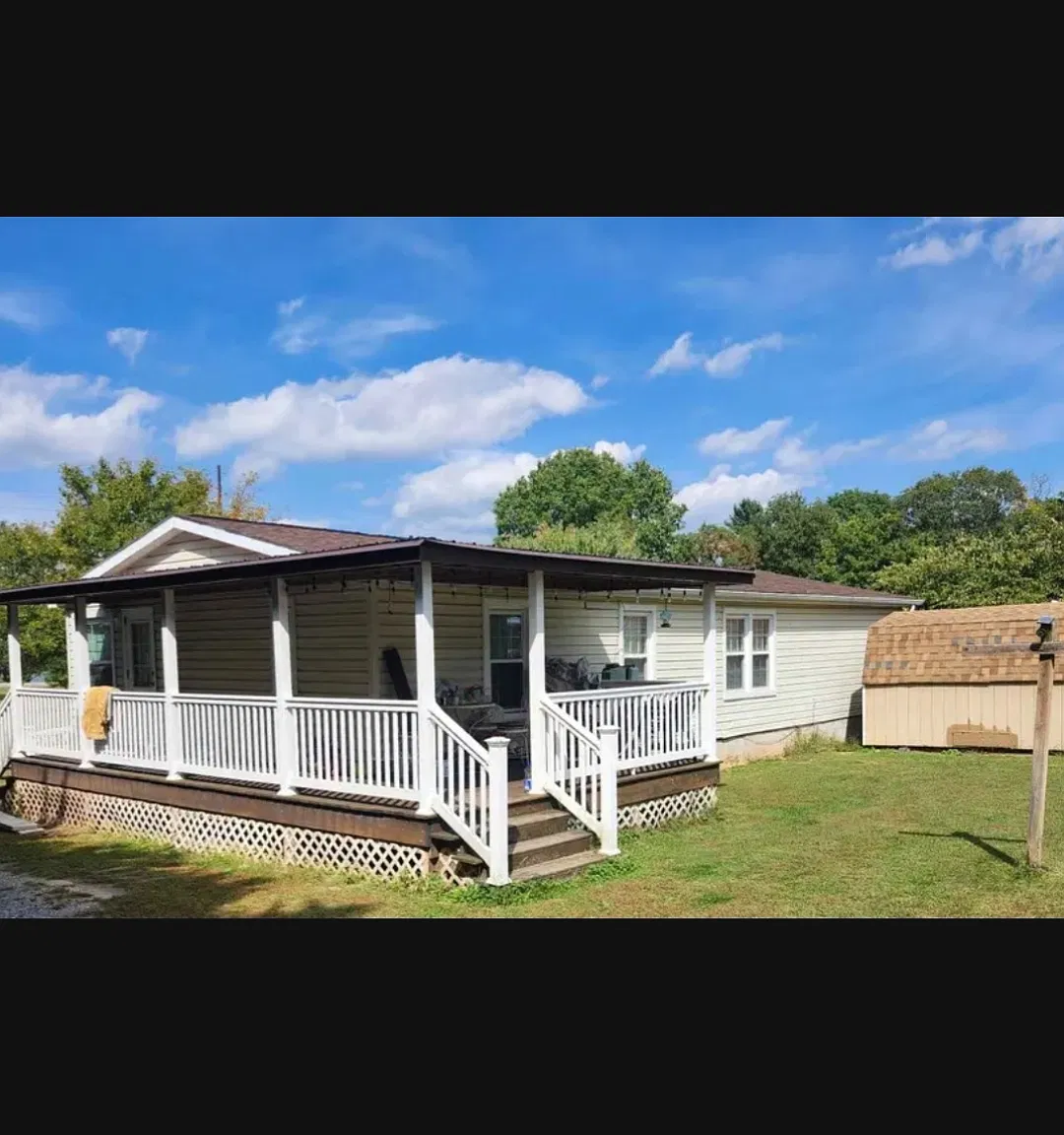 3 bed, 1152 sqft, $1,900 — Photo 2