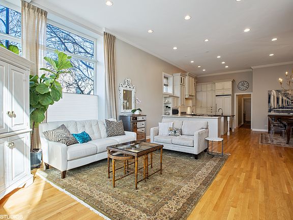 3rd image of 424 W Eugenie St #1